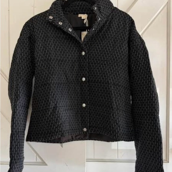 Textured Clip Pot PufferJacket - Picture 3 of 4